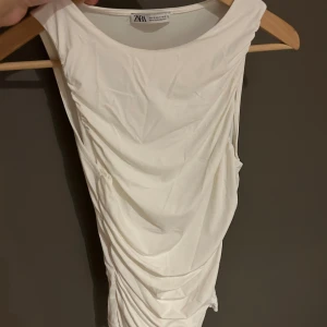 Zara linne  - Oanvänt fin linne från zara 