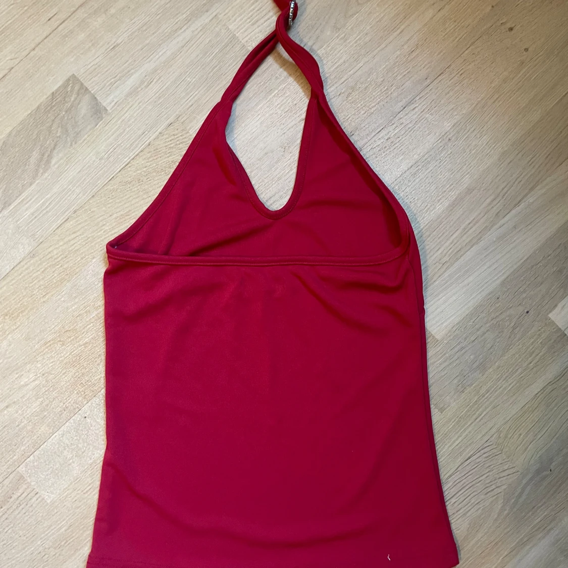 Röd halterneck topp från Vero Moda - 90