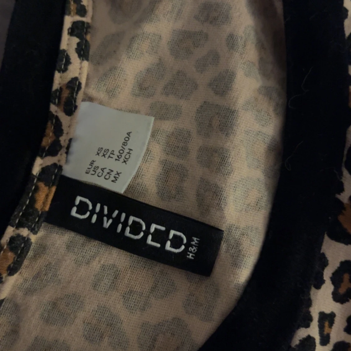 Leopardmönstrad topp från Divided - 91