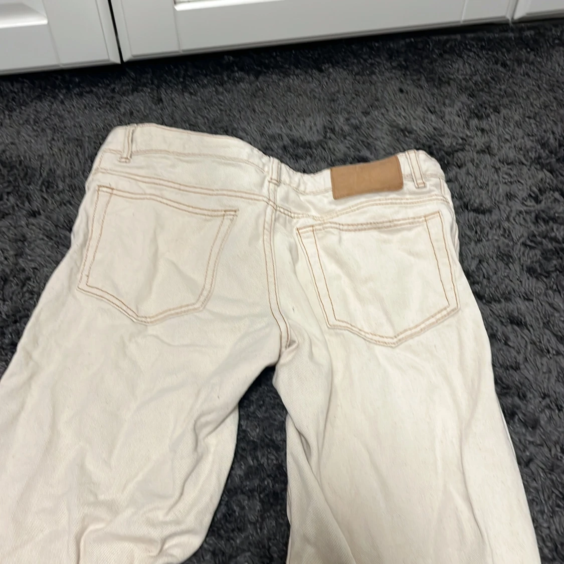 Beige jeans med dragkedja - 92