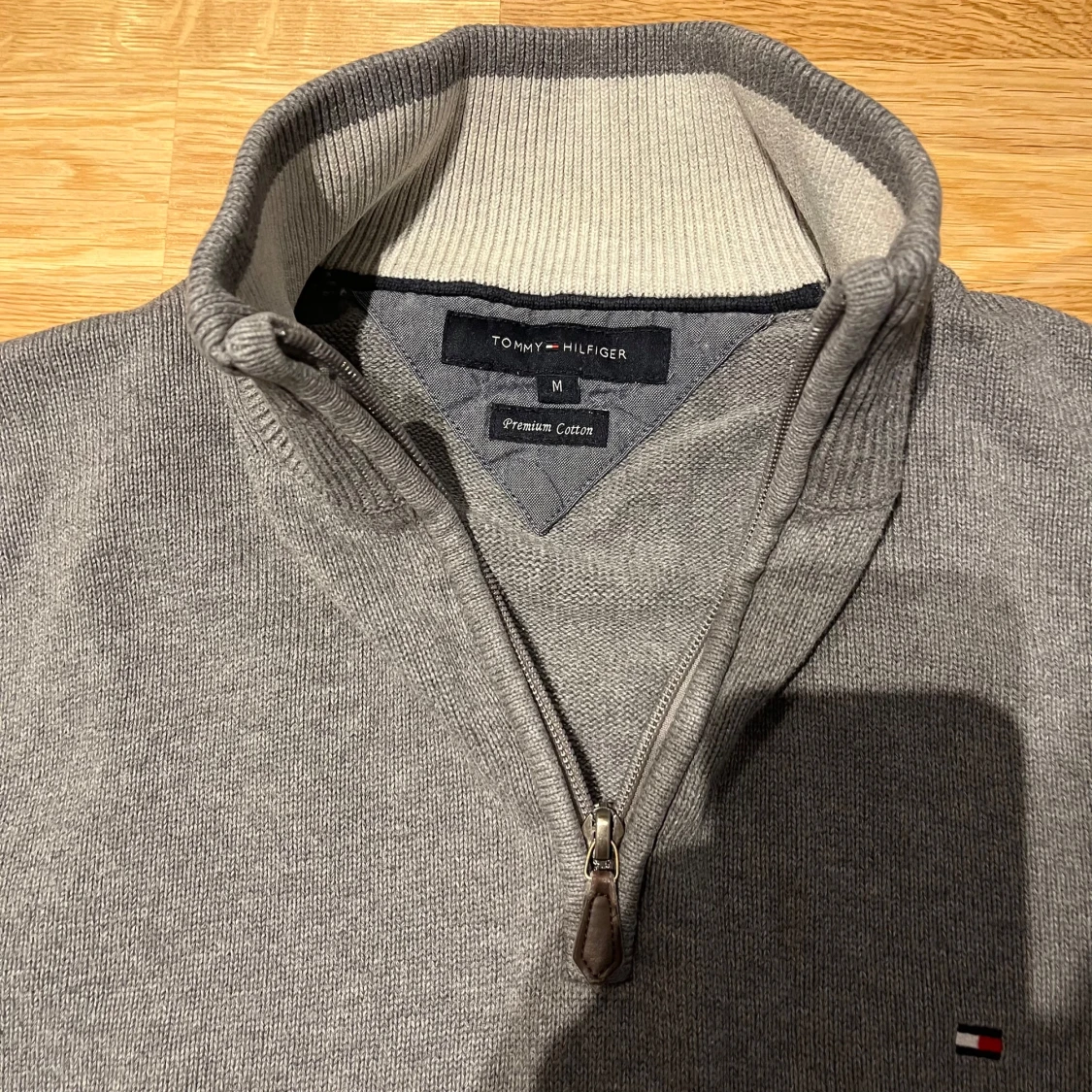 Grå quarter zip tröja från Tommy Hilfiger - 92