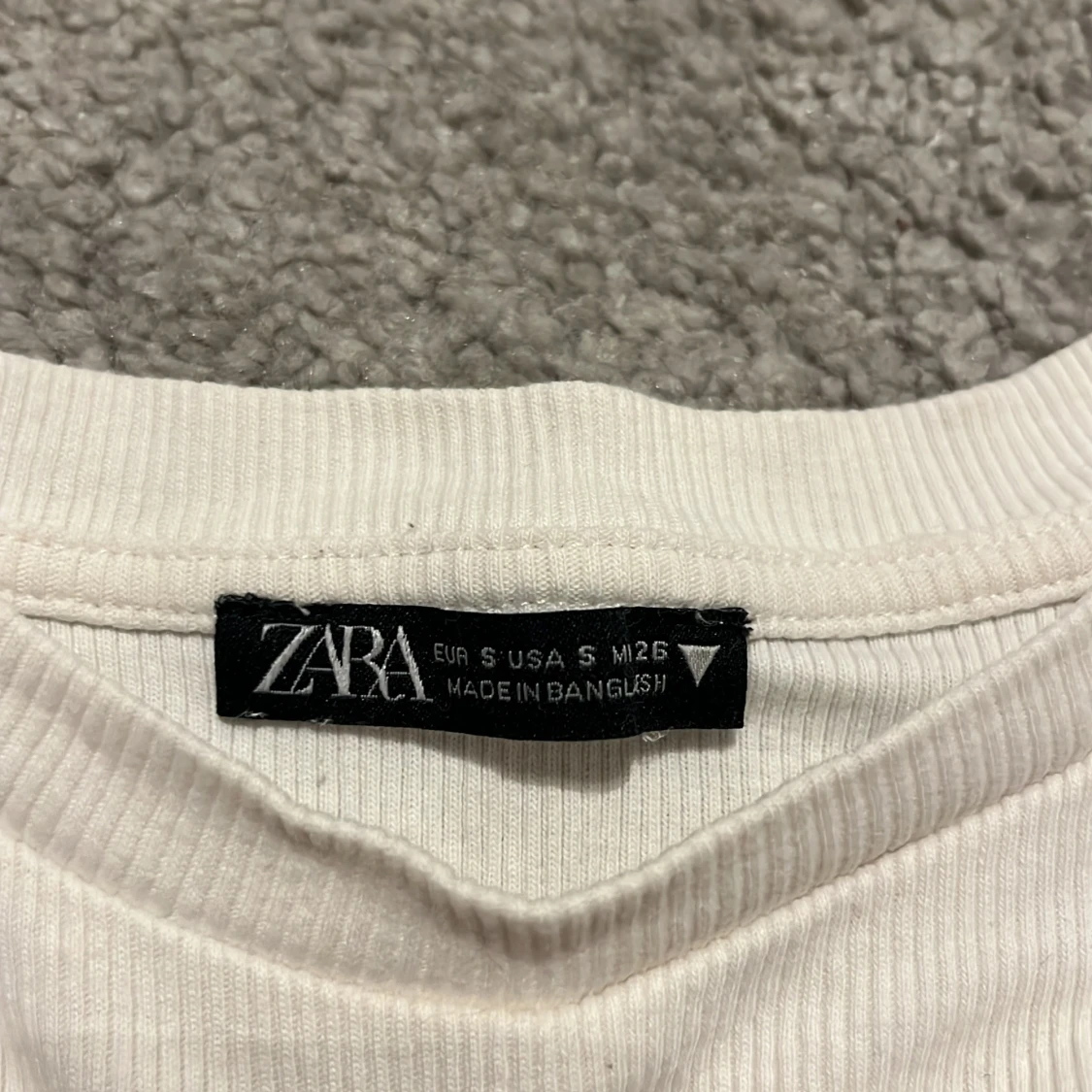 Vit ribbad topp från Zara storlek S - 90