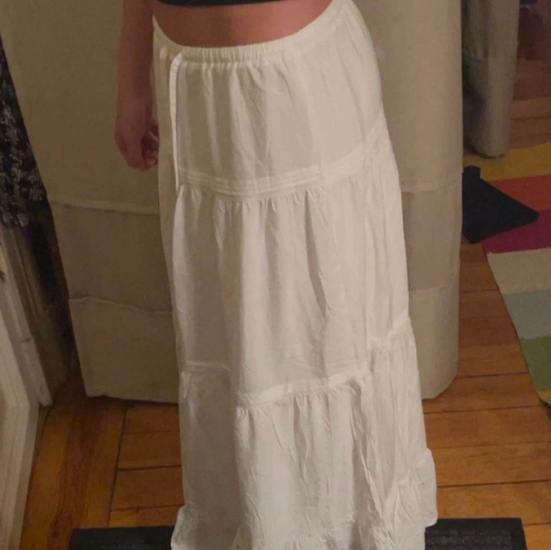 Vit långkjol med knytband - 91