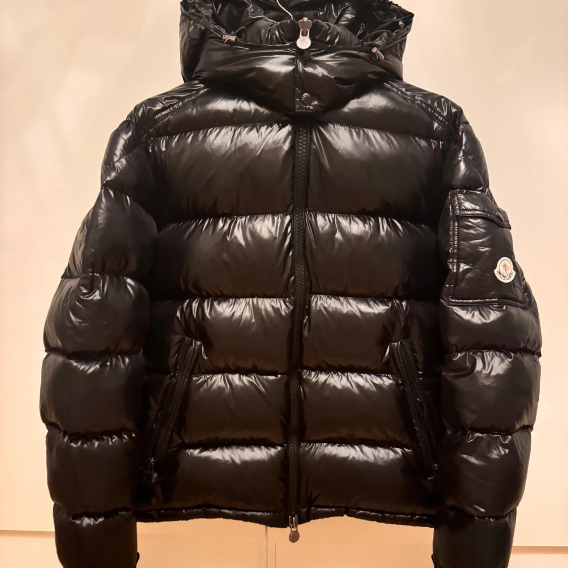 Svart dunjacka från Moncler