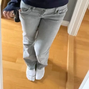 Grå jeans från LTB - Grå jeans från LTB i bra skick. Säljer pga att dom är för stora för mig, storlek W28L32