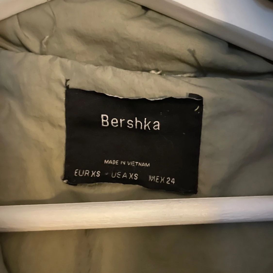 Bershka pufferjacket khakigrön - 93