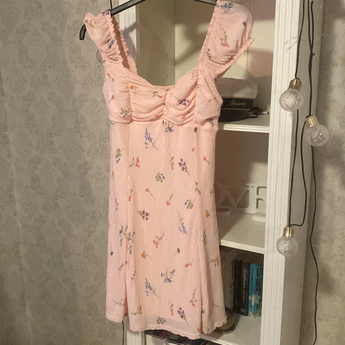 Blommig klänning från Gina Tricot