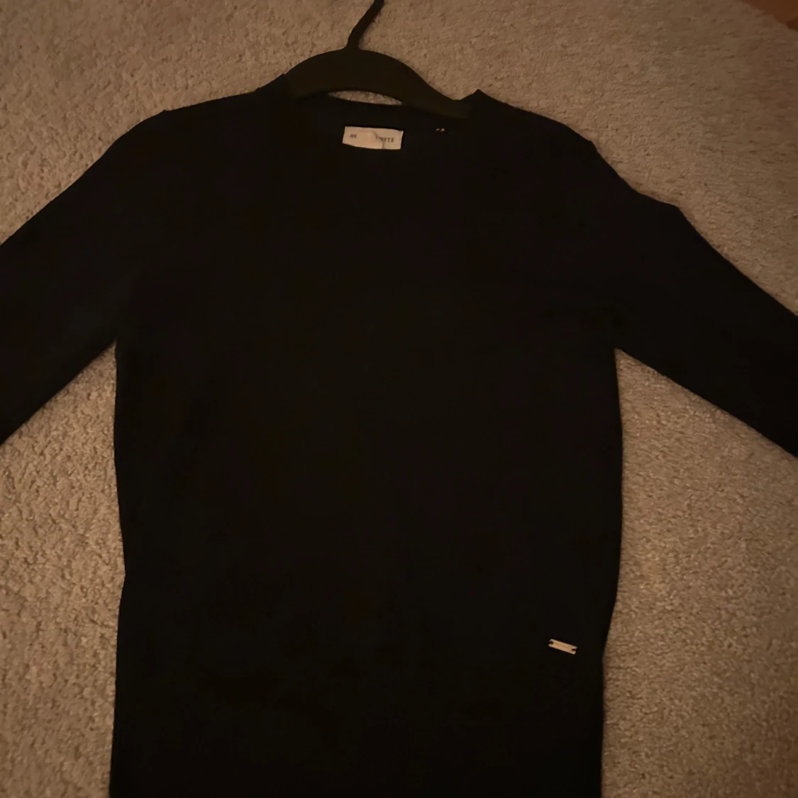 Mörkblå tröja  - 90