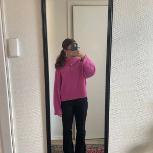 Stickad rosa tröja  - Jätte fin stickad rosa tröja med lite polokrage💞🌸