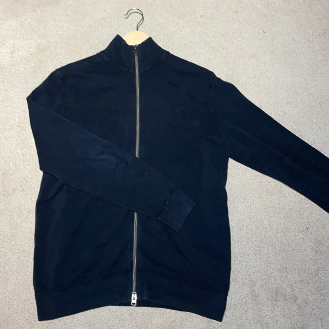 Blå ziptröja