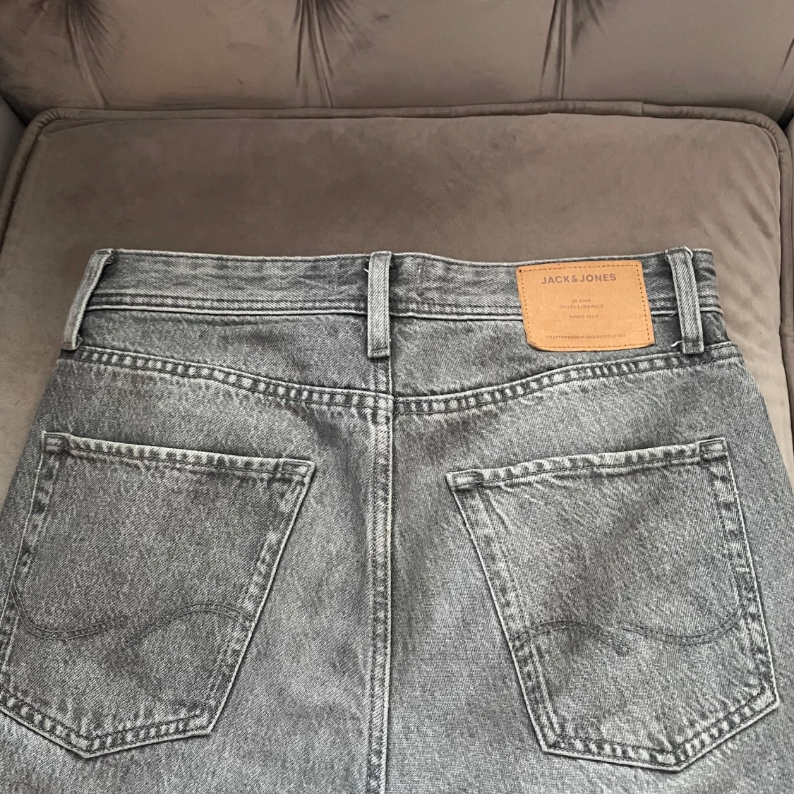 Grå jeans från Jack & Jones - 90