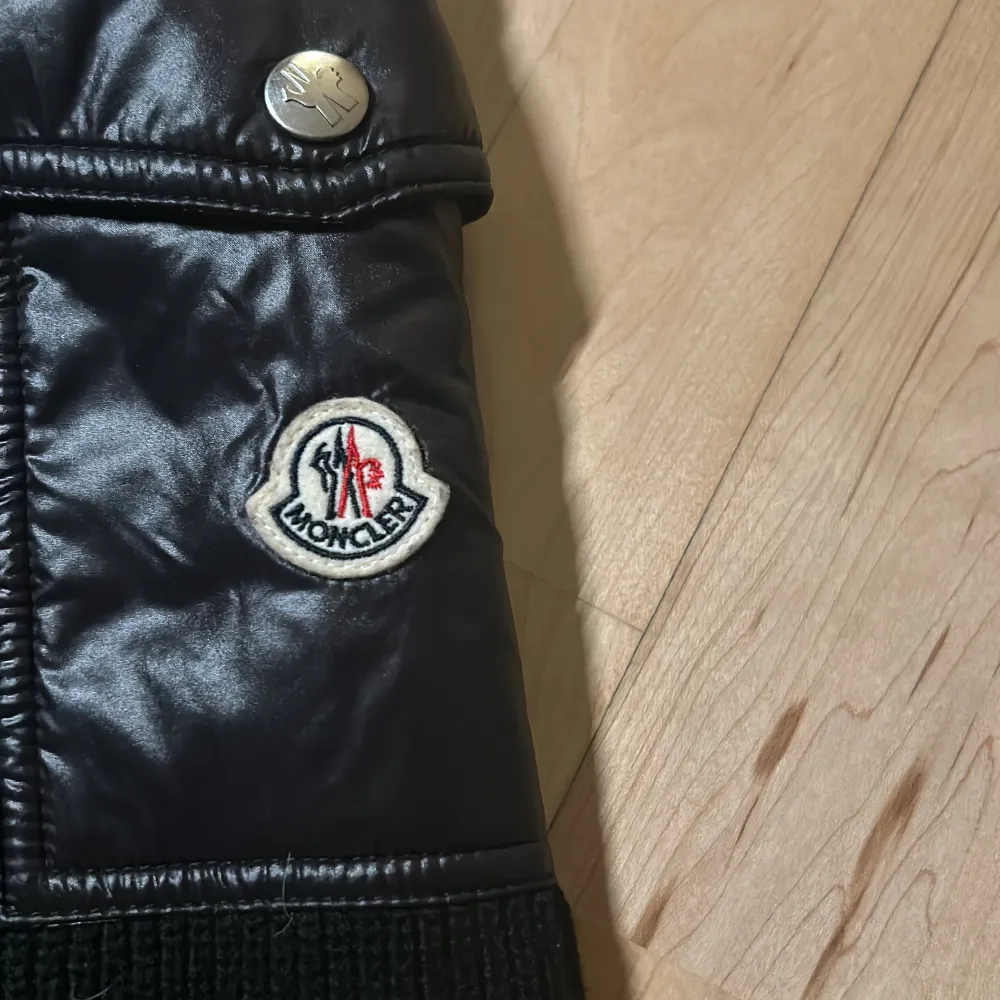 Helt ny Moncler Cardigan! Storlek M Nfc Tag 1of1 . Jackor.