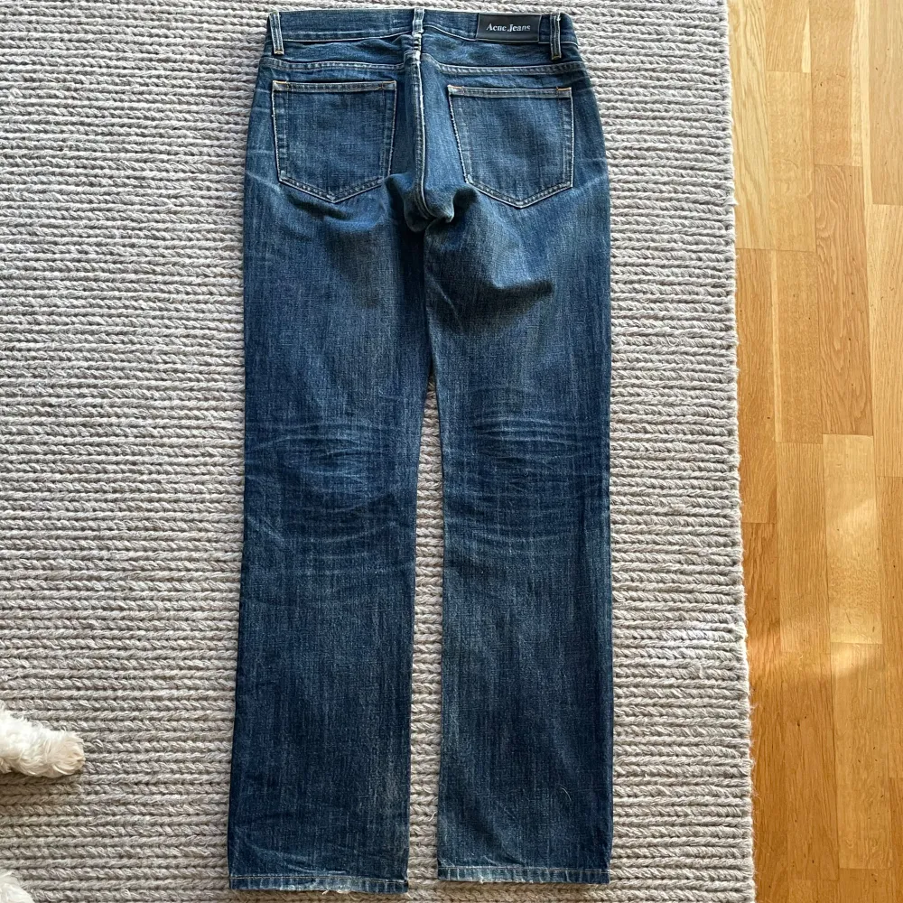 Acne studios mic rigid jeans midjemått tvärsöver: 41 cm ytterbenslängd: 103 cm fotvidd: 20 cm. Jeans & Byxor.