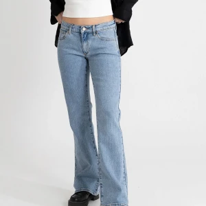 Fina abrand jeans - Säljer mina abrand jeans i storlek 23w. Använda ett fåtal gånger, nypris 1100kr!💕