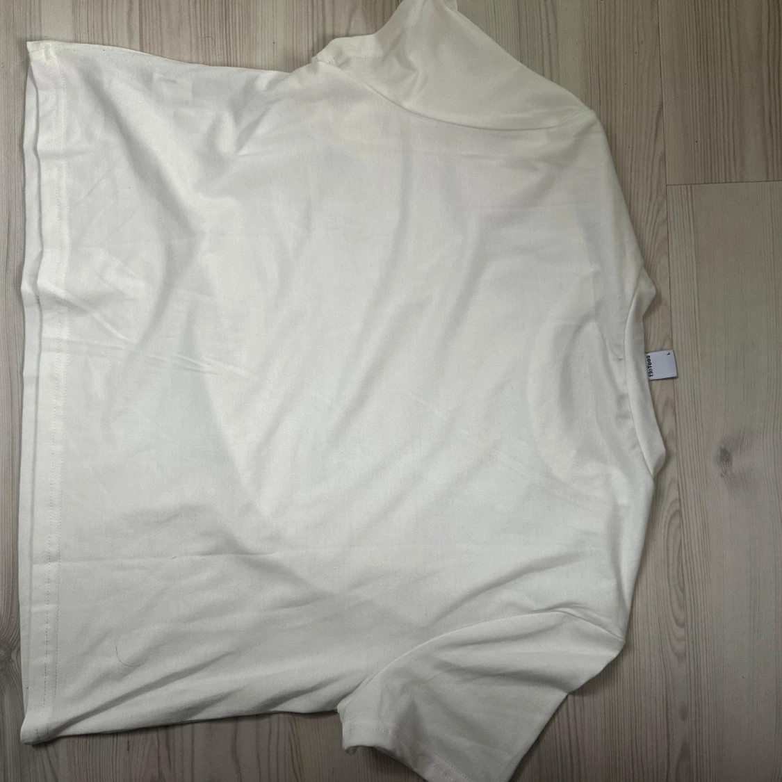 Vit top med cocktails på  - 91