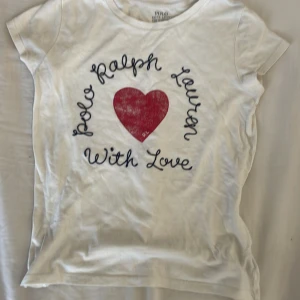 Ralph Lauren 😻 - En super fin Ralph Lauren t-shirt Superbra skick storlek 12-14 åringar 