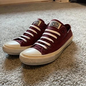 Converse X Chuck Taylor skor - Riktigt feta och sällsynta Converse X Chuck Taylor dojjor | Storlek 40 | Gott skick utan defekter! |