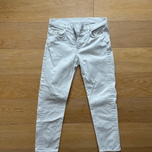 ARKET vita jeans - 29 - ARKET vita jeans regular cropped - 130005-3650  Storlek EUR 29