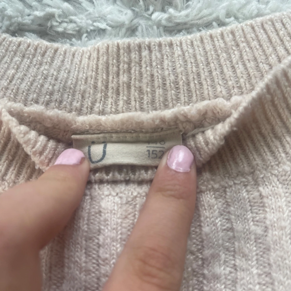 Stickad tröja  - 91