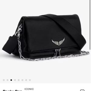 Zadig ”Rocky bag”  - Zadig ”Rocky bag”  Köpt på Jackies i mall of Scandinavia i slutet av 2022 och sedan dess knappt använd.  Nypris 4500kr , nu 2500kr  Prioriterar att mötas upp i Stockholm, men kan skicka med posten också. 