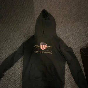 Gant hoodie - En fin Gant hoodie i väldigt bra skick 