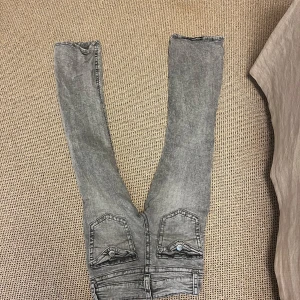 Gina Tricot jeans⭐️ - Ganska bra skick, använt väl.