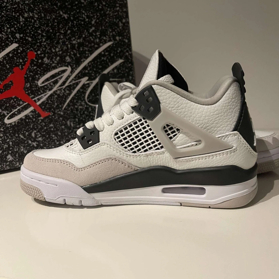 Nike Jordans 4  - 91