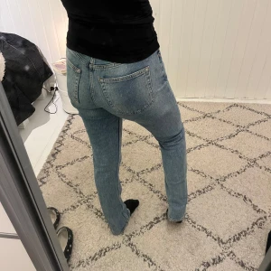 Jeans - Fina jeans som blivit till liten användning därför som nya🤩 storlek 38!