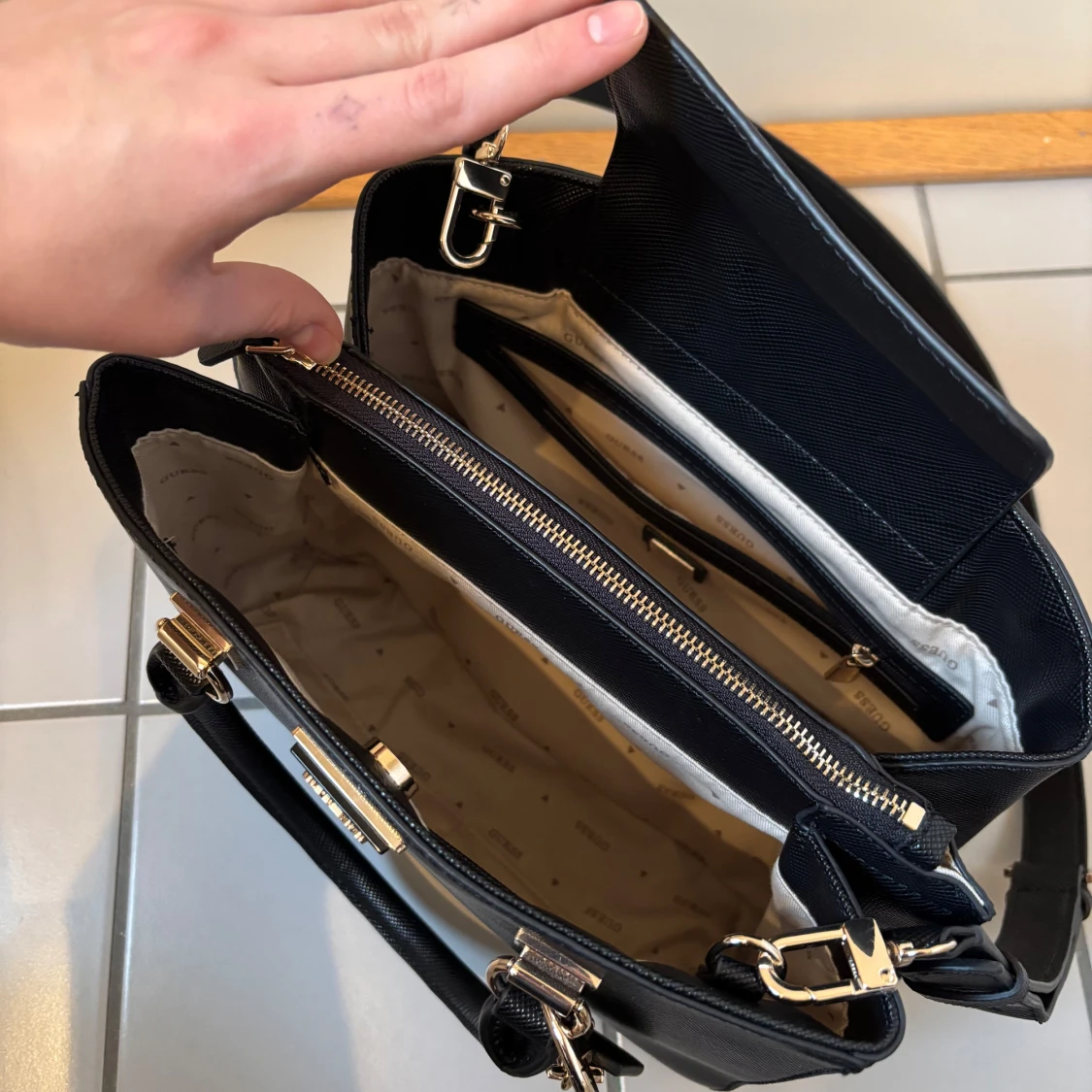 Guess väska  - 91