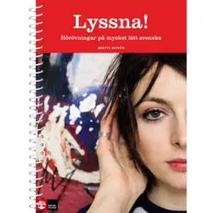 I Lyssna! finns mycker lätta övningar, på bokstäver och räkneord. Här finns också övningar som speglar den skolverklighet tonåringarna lever i under sin första tid i Sverige. Eleverna får bland annat lära sig att uppfatta klockslag och schemapositioner, förstå dialoger i kafeterian samt information från lärare, skolsyster eller bibliotekarie. Öva på olika nivåer Lyssna! har en struktur där varje övning består av två inläsningar, A och B, som är lika varandra gällande innehåll och uppgifter. Tanken är att elever som behöver extra träning går vidare från A till B. Eleverna kan också arbeta med A som en övning och göra B som ett test. TIll varje inläst stycke finns uppgifter på två eller tre nivåer. Alla i klassen lyssnar samtidigt, men eleverna gör olika uppgifter beroende på sin språkliga nivå. Tryckt text som stöd Manus till de inlästa materialet finns som kopieringsunderlag, så de elever som behöver stöd när de lyssnar kan få en kopia. För att du och eleven ska hålla reda på vilka övningar eleven har gjort, finns även ett elevblad där färdiggjorda övningar kan prickas av. För läraren Materialet består av inlästa texter på cd och ett häfte med kopieringsunderlag, läraranvisningar, elevblad och facit.