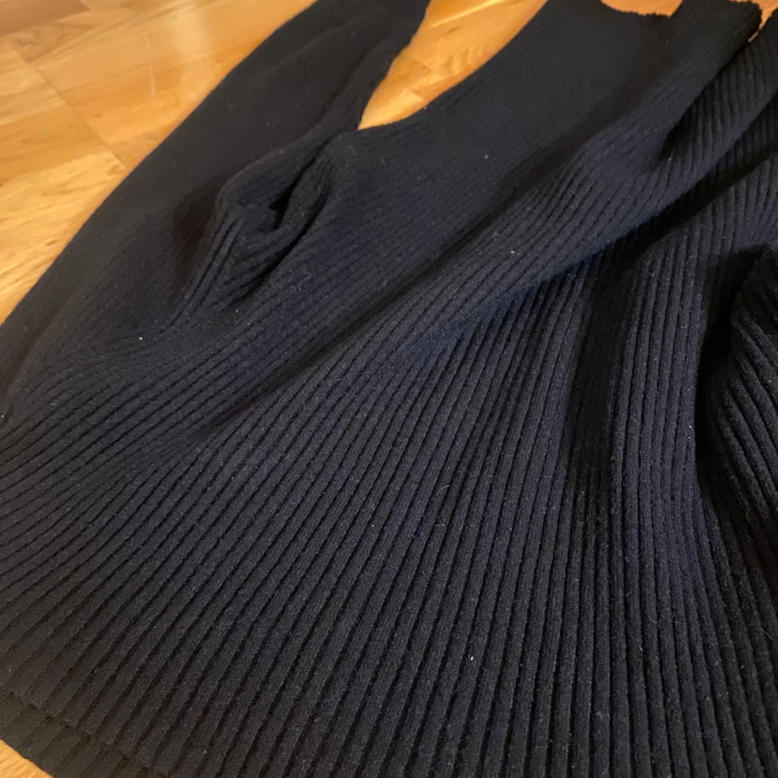 Svart ribbad tröja - 91