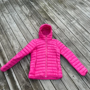 Rosa dunjacka storlek: 38 - Skön dunjacka