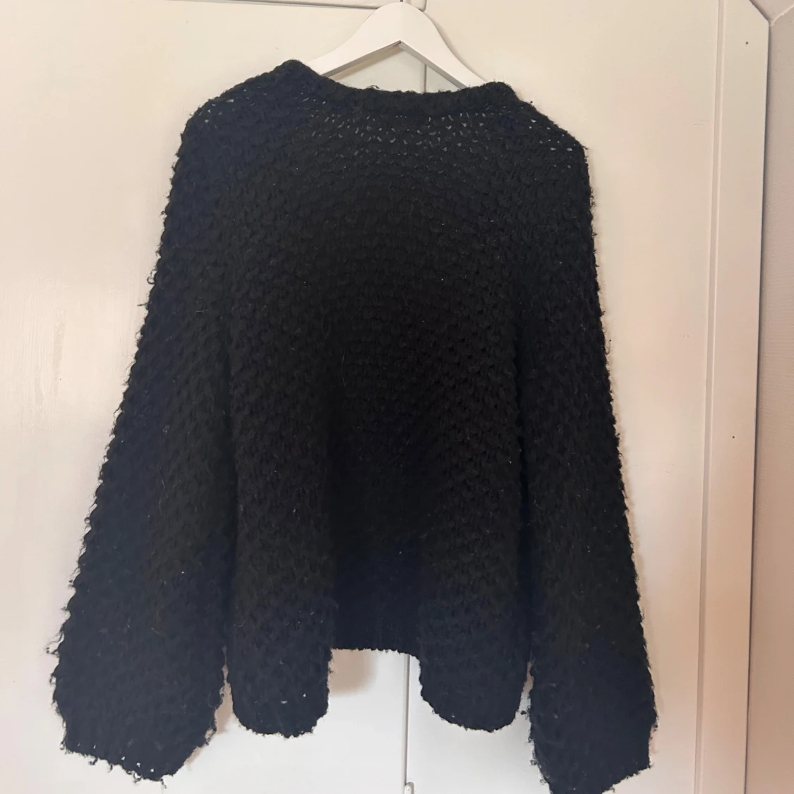 Svart stickad kofta från Indiska - 92