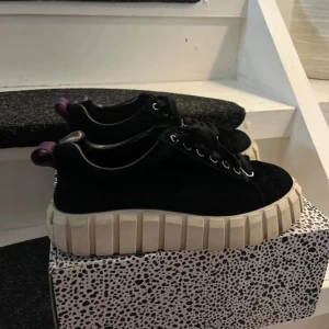 Eytys 40 - Säljer nu mina favoritskor dåd e inte kommer till användning. I mycket bra skick, storlek 40