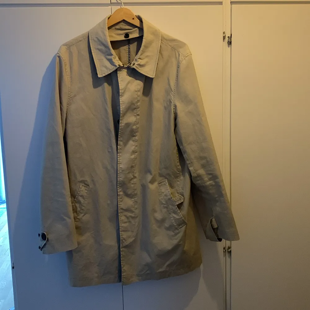 Beige kappa från perfekt till höst, vår och regn.. Jackor.