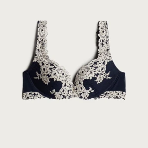 Intimissimi bh - Jättefin intimissimi bh som är knappt använd. 