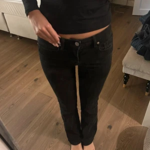 Lågmidjade jeans och blus - 2 plagg