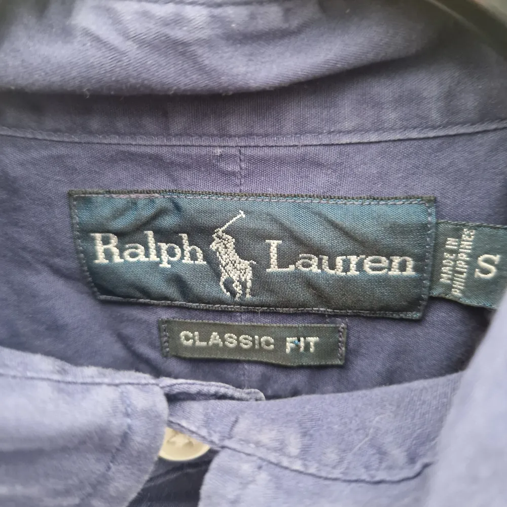 Fin Ralph Lauren skjorta i blått. Stl S Classisk fit. Skjortor.