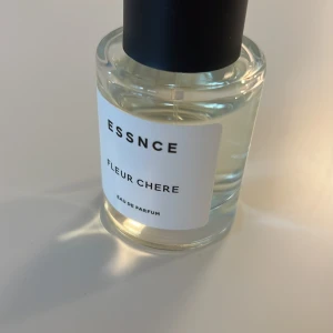 Essnce - Fleur chere, använt lite se bild