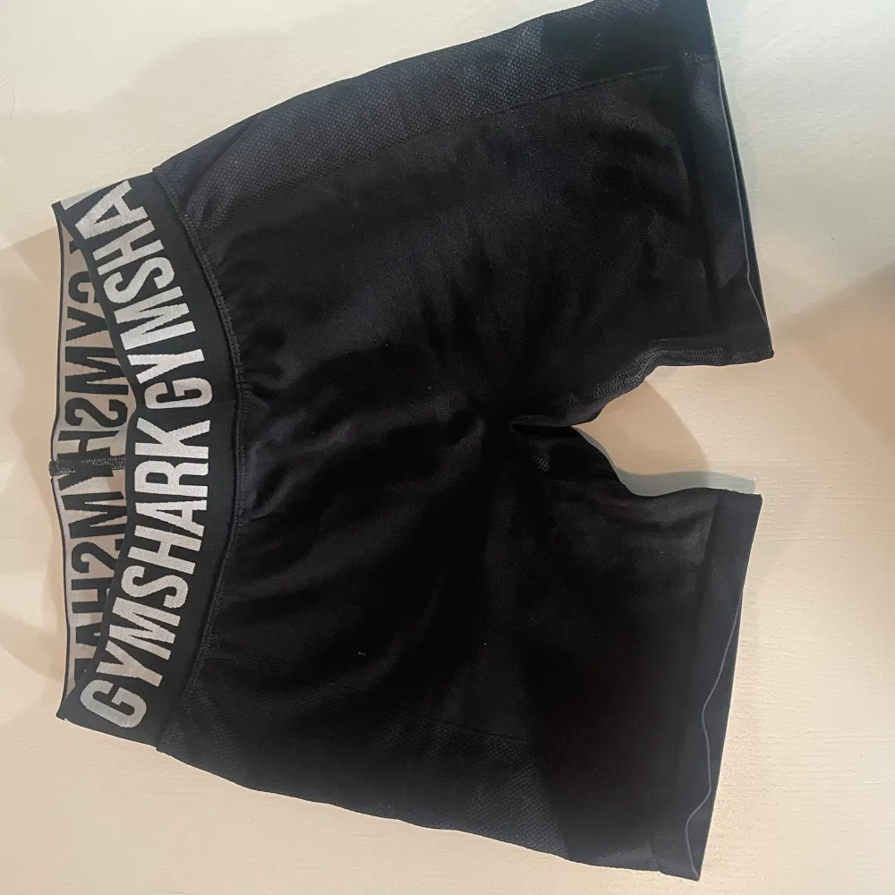 Så najs Gymshark shorts som sitter väldigt bra på kroppen!🤗. Shorts.