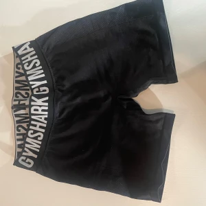 Gymshark shorts - Så najs Gymshark shorts som sitter väldigt bra på kroppen!🤗