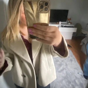 Veromoda kappa!! - Vero Moda kappa i storlek L, använd 1 gång💕 