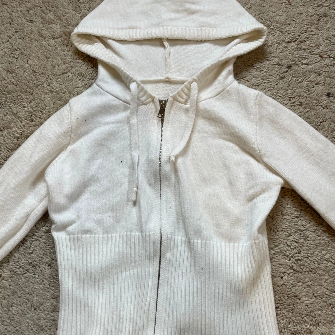 Viralt stickat sett  - 44