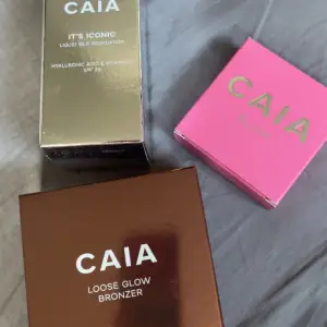 Ett blush, powder bronzer och en fondation från Caia. Allt är nytt. 