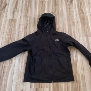 The north face windbreaker - Säljer den för jag har växt ur, Mycket bra skick