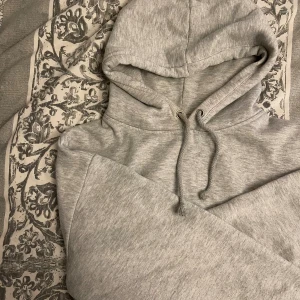 Bikbok hoodie - Hoodie från bikbok som inte används längre!🩶