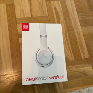 Solo 3 beats hörlurar  - Säljer mina superbra beats hörlurar. Det är solo 3 och i mycket bra skick. 
