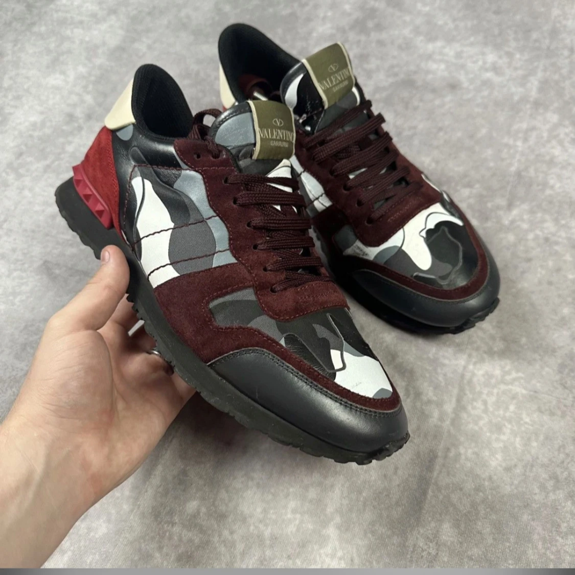 VALENTINO ROCKRUNNERS US 9.5 / 42-42 - 92
