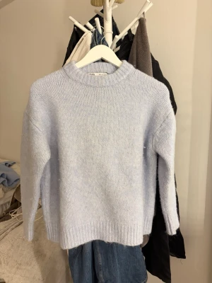 Ljusblå stickad tröja🩵 - Lite nopprig men annars väldigt bra skick