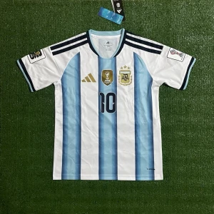 Argentina VM 2026 Tröja - Säljer denna snygga tröjan till ett riktigt bra pris! Skriv till om ni är intresserad eller har några funderingar kring tröjan.